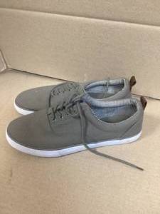 lot 18 image: Gray Brady Lace up Shoes Size 11
