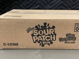 lot 444 image: CT 3 - Sour Patch Kids Blue Raspberry 12-Pack 5 oz Bags