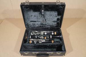 lot 20 image: Artley Bb Soprano Clarinet with Hard Case