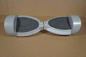 lot 39 image: Jetson Stereofly Hover Board -No Charger