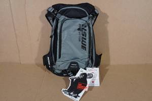 lot 83 image: USWE Patriot 15 Backpack