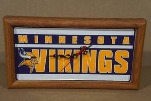 lot 87 image: Minnesota Vikings Clock