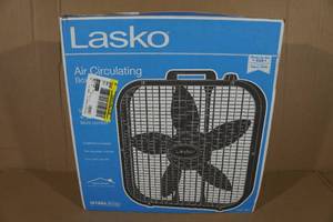 lot 137 image: Lasko Air Circulating Box Fan