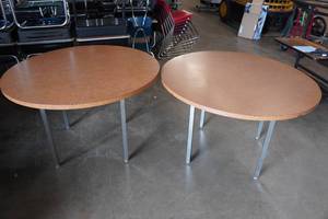 lot 140 image: 2 4 Round Tables