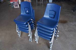 lot 146 image: 10 Chairs with Wheels