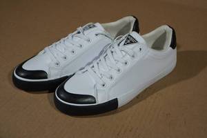 lot 177 image: Guess Mens Sneakers -Size 9