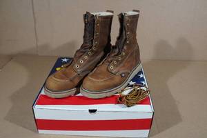 lot 178 image: Thorogood Mens 8 Work Boots  -Size 11