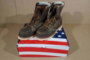 lot 180 image: Thorogood Mens 8 Work Boots -Size 9