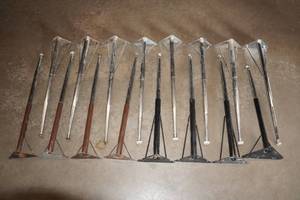 lot 189 image: 16 Adjustable Table Legs