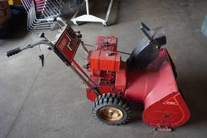 lot 191 image: Toro 826 Snow Thrower