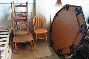 lot 202 image: 3 Kitchen Chairs, Shelf, Vintage Table and Leather Wrapped Octagon Poker Table Top