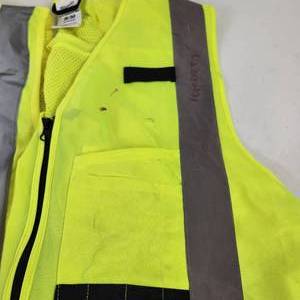 lot 63 image: Lot Of Four Milwaukee Reflector Vests Size SM Three Yellow One Orange