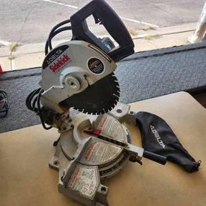 lot 68 image: Delta 36-210 Sidekick 10 Compound Miter Saw