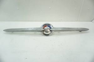 1957 Buick grill emblem