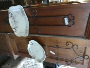 Set of 2 Wall-Mounted Serving Platters with Metal Holders