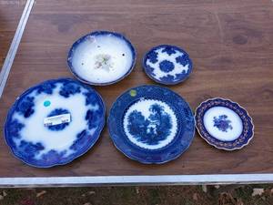 Set of 5 Decorative Vintage Plates - Blue and White Design