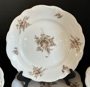 lot 55 image: Vintage Johann Haviland China Grouping