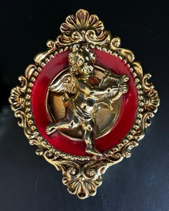 lot 58 image: Pair of Vintage Golden Cherub Decorative Wall Hangings by Ardco