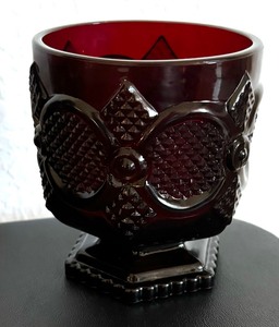 lot 62 image: 10 Vintage Avon Cape Cod Goblets