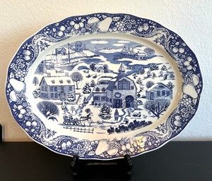 lot 72 image: Pretty Platter and Plates by Barratts of Staffordshire and Sanyei
