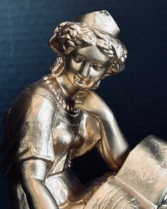 lot 89 image: Beautiful Vintage Brass Clock Topper