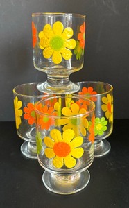 lot 125 image: Four Fabulous Vintage Libbey Floral Footed Tumblers   Vintage Libbey Footed Juice Glasses
