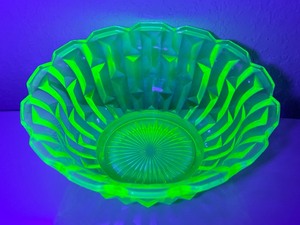 lot 8 image: Vintage Central Glass Works Frances Green Geometric Bowl  Vintage Uranium Glass Bowl