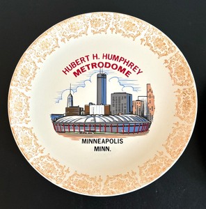 lot 138 image: Hubert Humphrey Metrodome and Bicentennial Collectors Plates