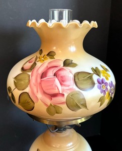 lot 145 image: Vintage Victorian Hurricane  Gone with the Wind Style Lamp