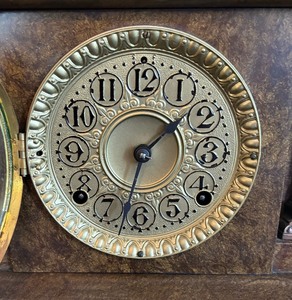 lot 148 image: Stunning Vintage Seth Thomas Mantle Clock