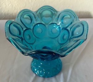 lot 150 image: Vintage LE Smith Moon and Stars Compote Dish