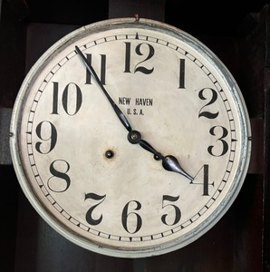 lot 160 image: Vintage Regulator Clock by New Haven Clock Company