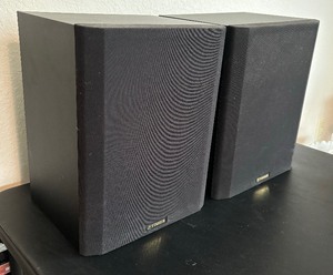 lot 162 image: Pair of Bookshelf Fisher Speakers