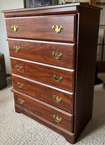 lot 193 image: Distinctive Vintage Five Drawer Dresser
