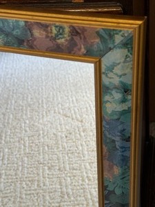 lot 210 image: Floral Design Decorative Wall Mirror