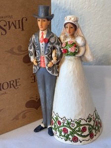 lot 211 image: Jim Shore Wedding Figurine