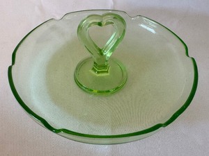 lot 14 image: Vintage Greenberg Depression Uranium Glass Dish