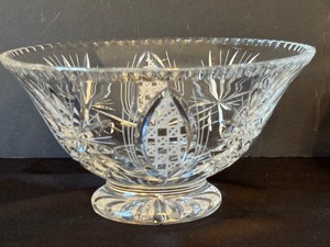 lot 37 image: Vintage Crystal Bowl and Pitcher