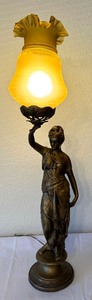 lot 6 image: Vintage Bronze Lady Figurine Italian Lamp