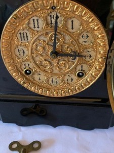 lot 258 image: Vintage Black and Gold Mantel Clock with Key