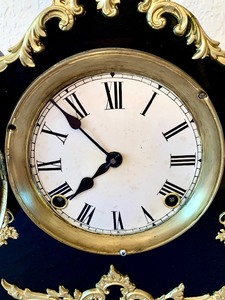 lot 260 image: Beautiful Antique  Black and Gold Mantel Clock
