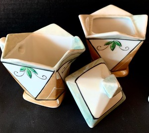 lot 267 image: Fun Vintage Finds