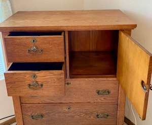 lot 20 image: Vintage Solid Wood Chest of Drawers
