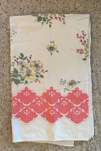 lot 308 image: Variety of Vintage Tablecloths