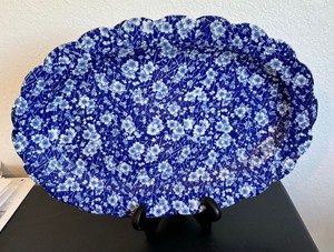 lot 327 image: Platter, Plate and Vase by Delft, Victoria Ware and More