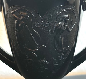 lot 333 image: Vintage LE Smith Black Amethyst Loving Cup  Vase