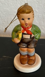 lot 345 image: Four Collectible Figurines