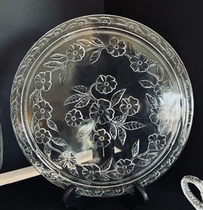 lot 347 image: Vintage Crystal and Clear Glass Platters, Dishes, Bowls and More