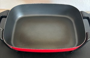 lot 353 image: Oster Electric Skillet