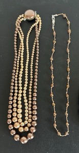 lot 364 image: Six Pretty Necklaces